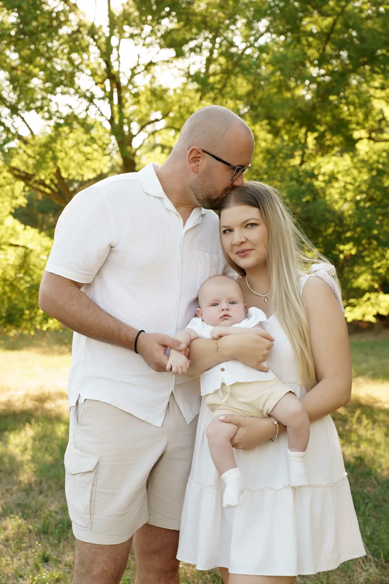 Kültéri babafotózás - anya apa baba